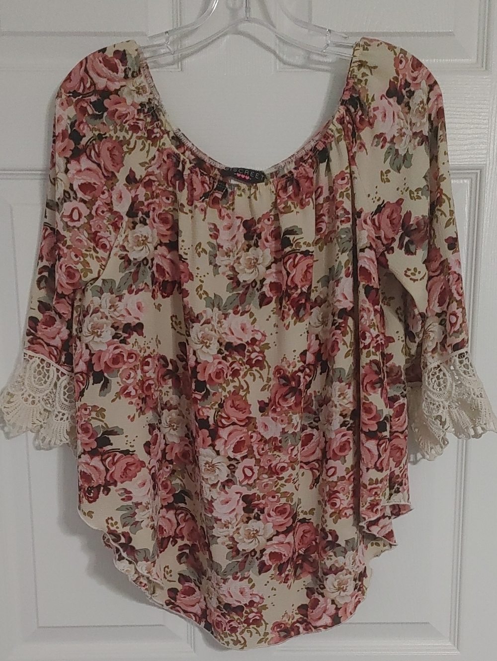 Boho-Chic Off Shoulder Blouse with Lace Trim Sleeves Size XL Pink Floral Print